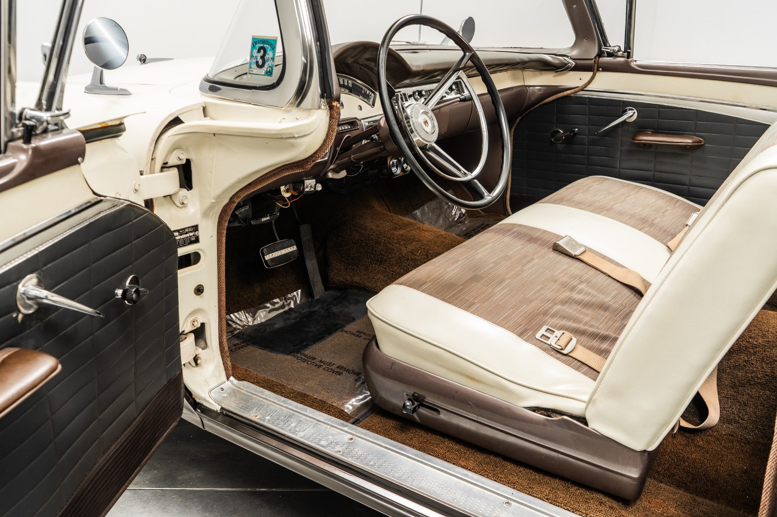 Ford-Fairlane-1957-Coupe-23