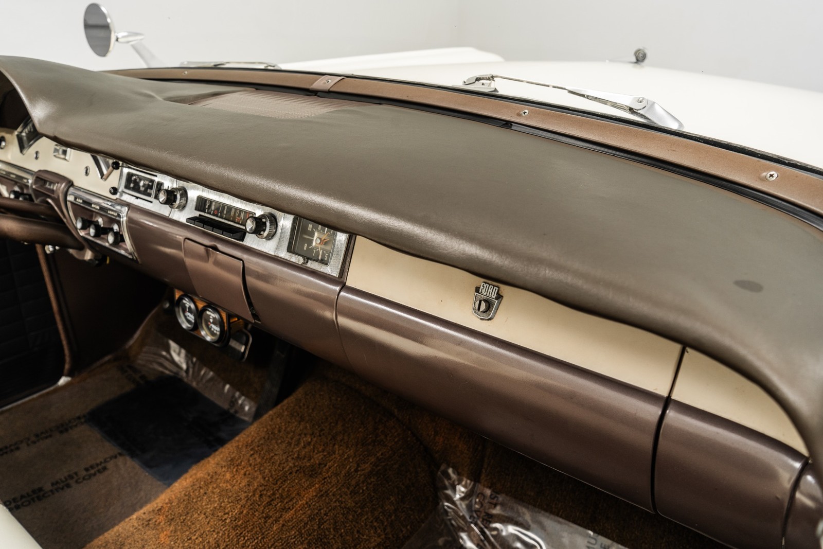 Ford-Fairlane-1957-Coupe-26