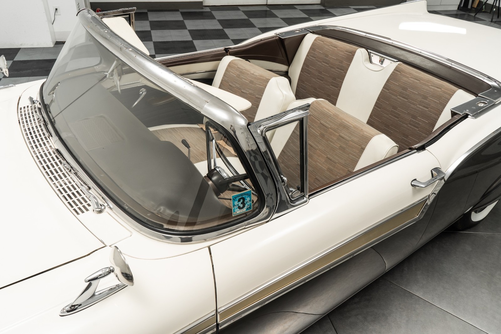 Ford-Fairlane-1957-Coupe-34