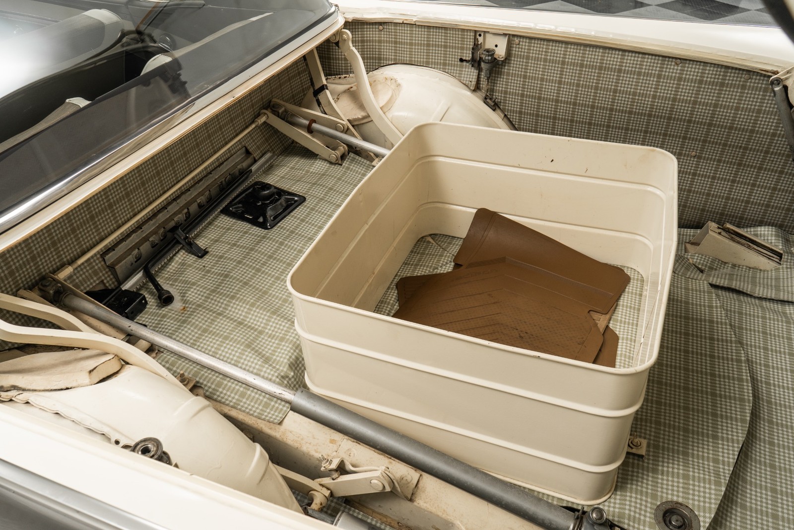 Ford-Fairlane-1957-Coupe-37