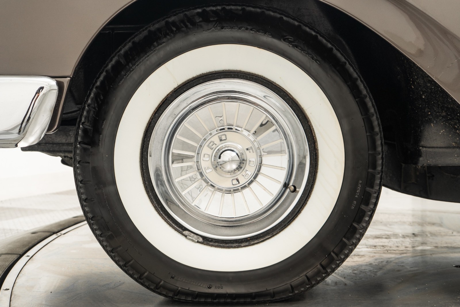 Ford-Fairlane-1957-Coupe-9