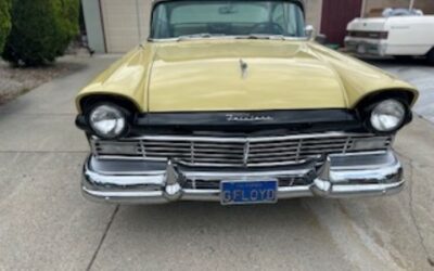Ford Fairlane 1957 Sedan