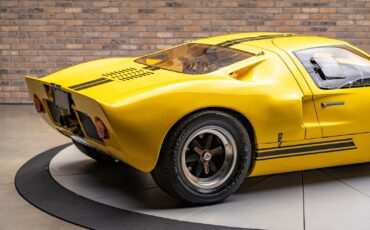 Ford-GT40-1965-Coupe-12