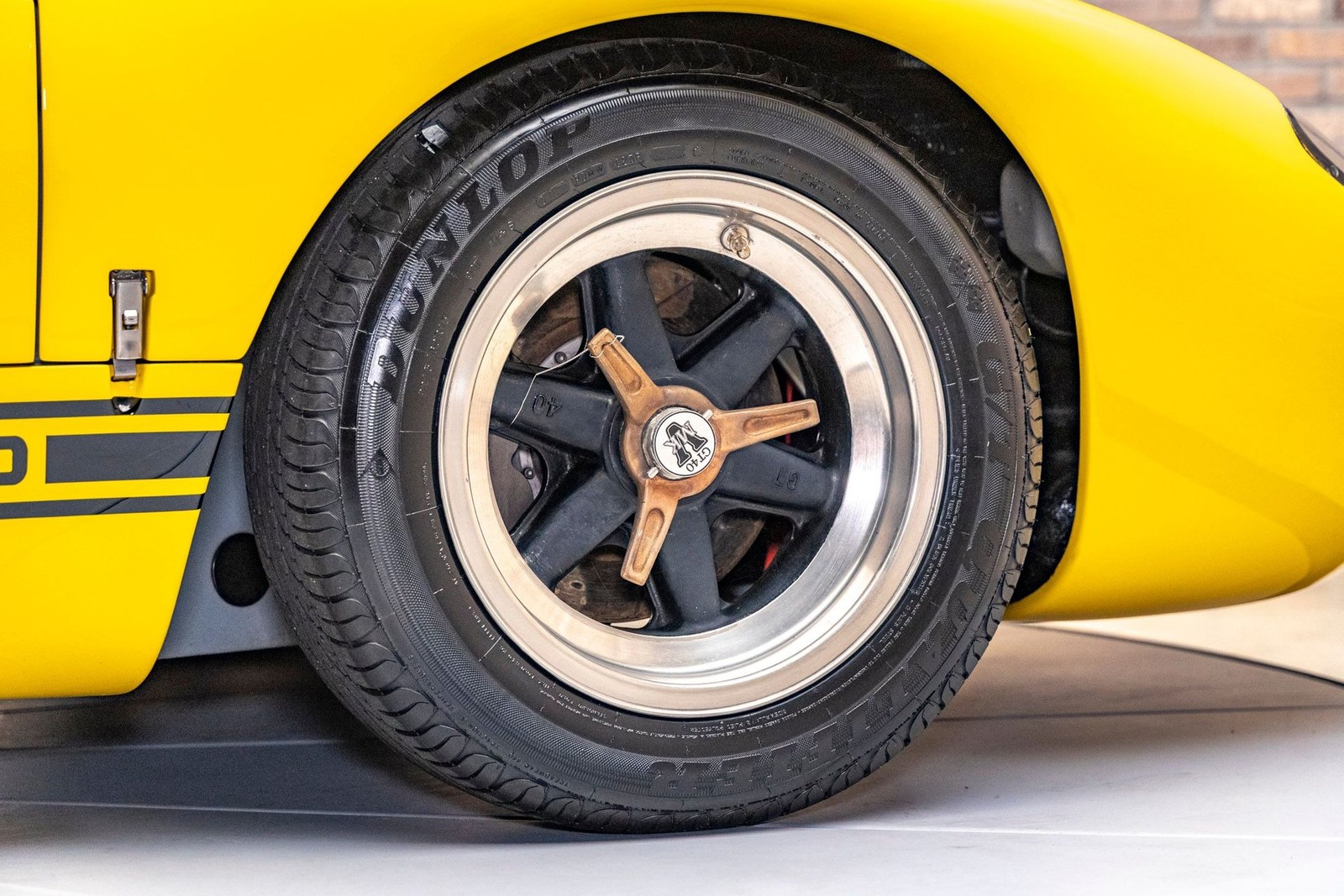 Ford-GT40-1965-Coupe-17