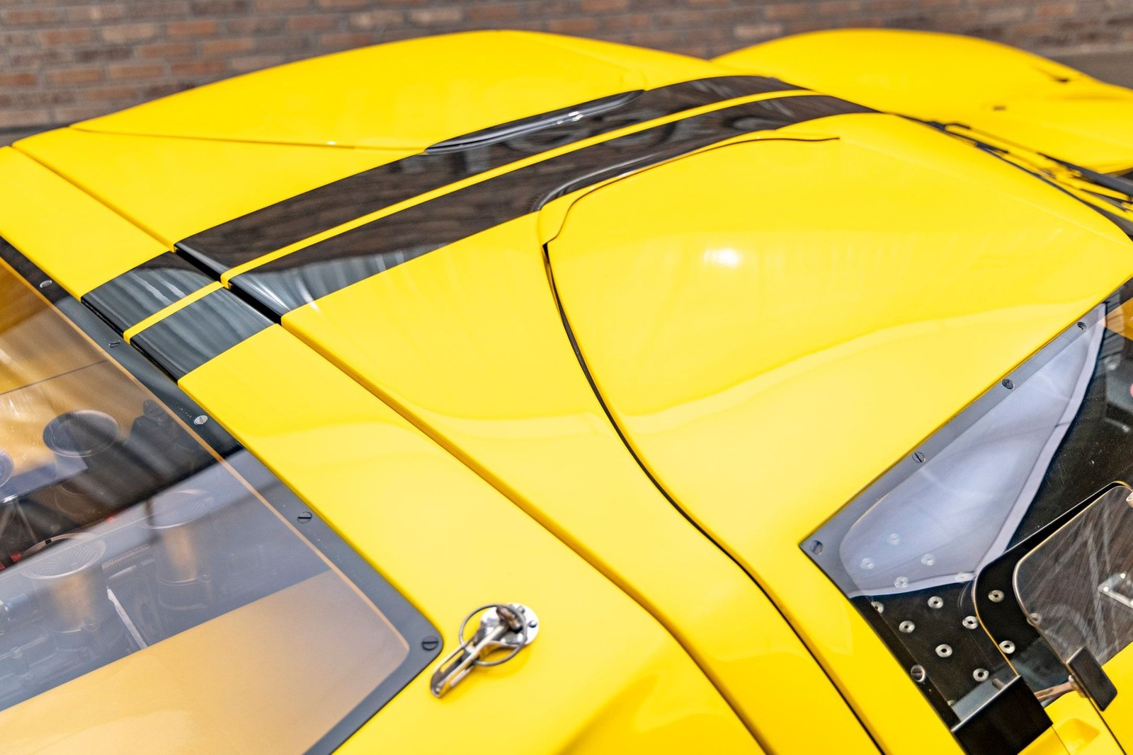 Ford-GT40-1965-Coupe-19