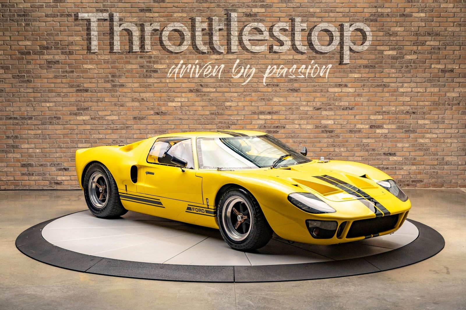 Ford-GT40-1965-Coupe-3