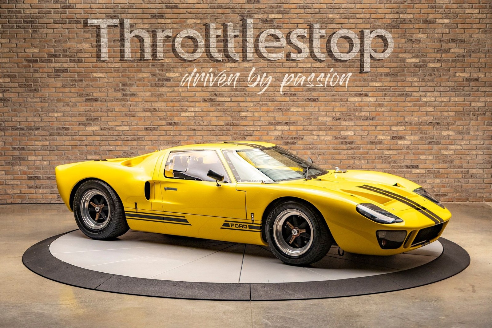 Ford-GT40-1965-Coupe-4