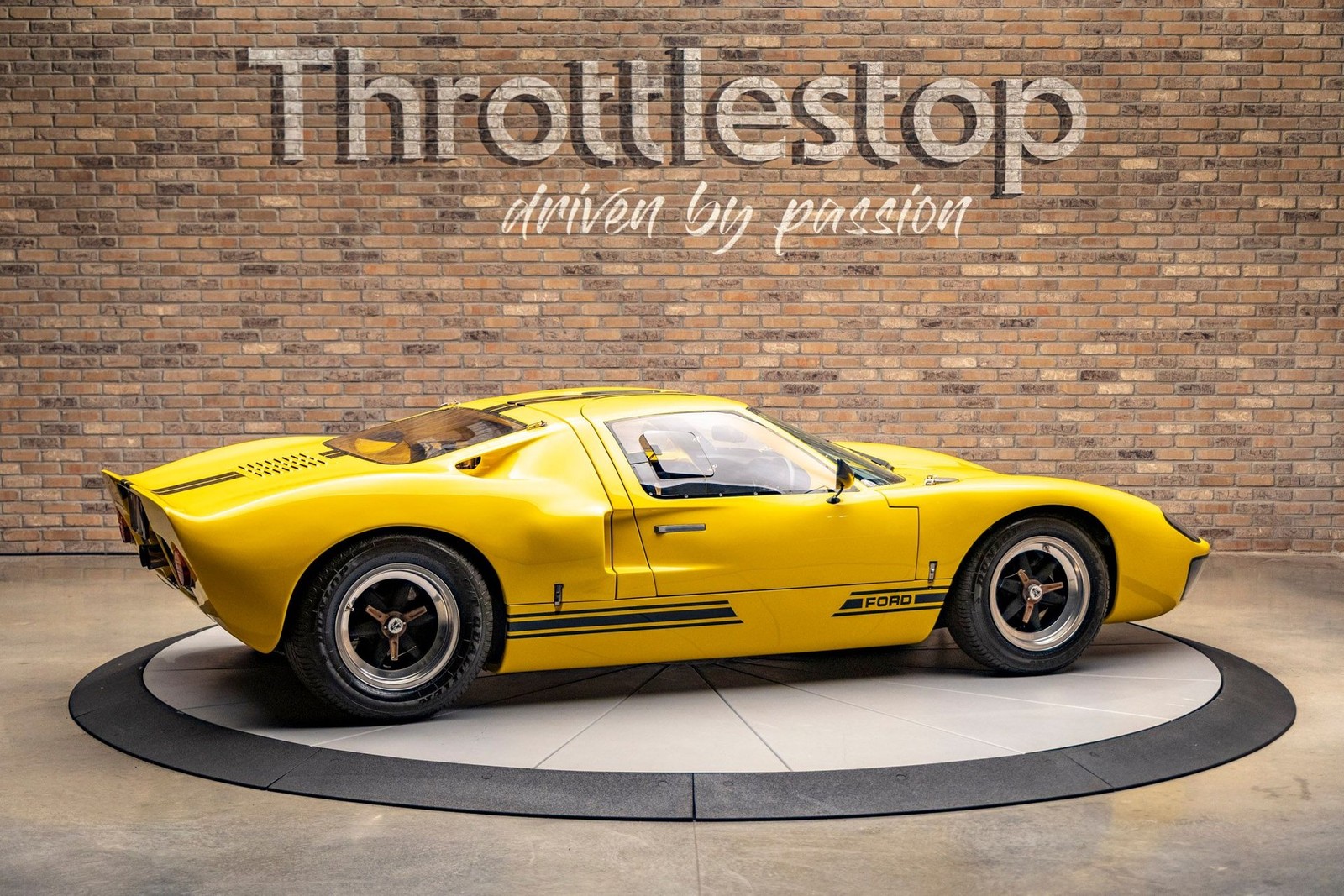 Ford-GT40-1965-Coupe-5