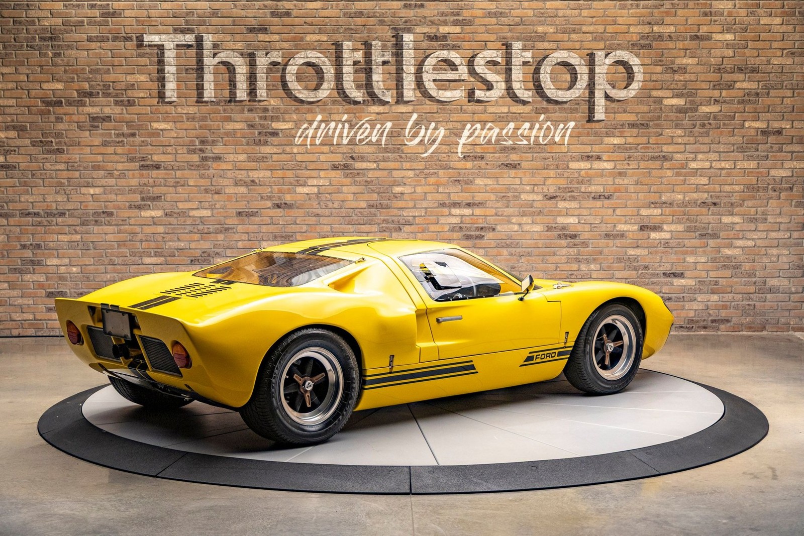 Ford-GT40-1965-Coupe-6