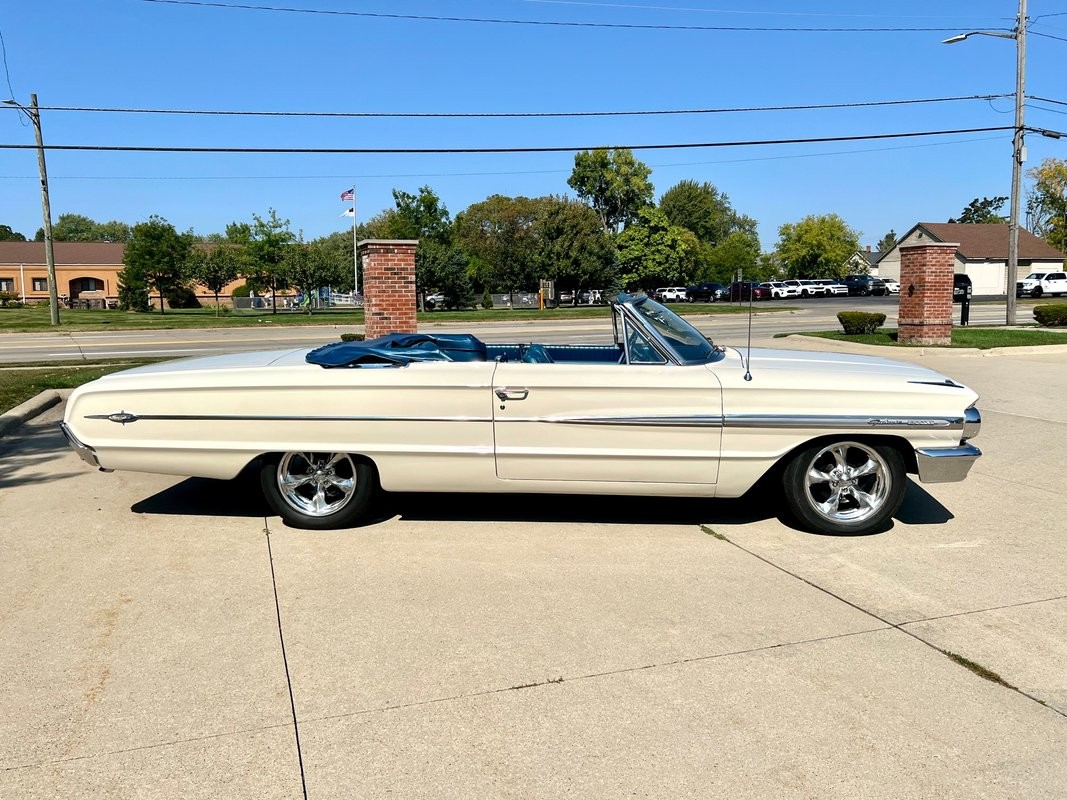 Ford-Galaxie-1964-Convertible-3