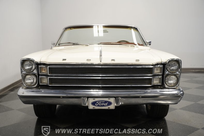 Ford-Galaxie-1966-White-Emberglo-18