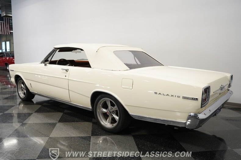 Ford-Galaxie-1966-White-Emberglo-22