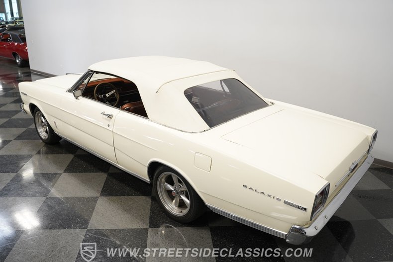 Ford-Galaxie-1966-White-Emberglo-23
