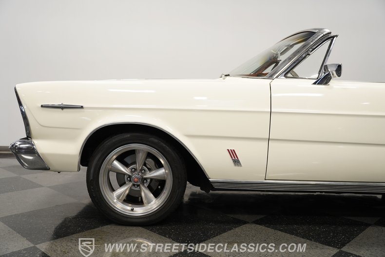 Ford-Galaxie-1966-White-Emberglo-25