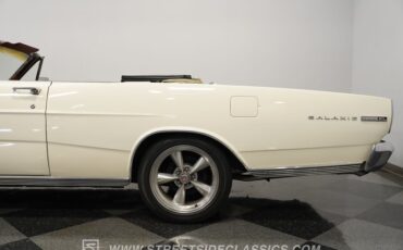 Ford-Galaxie-1966-White-Emberglo-26
