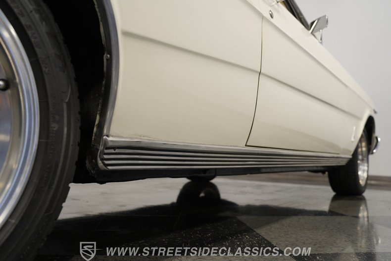 Ford-Galaxie-1966-White-Emberglo-31