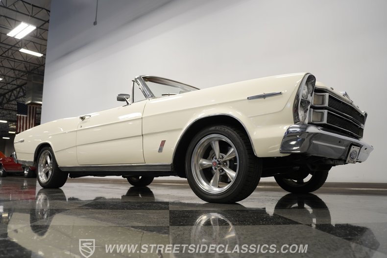 Ford-Galaxie-1966-White-Emberglo-34