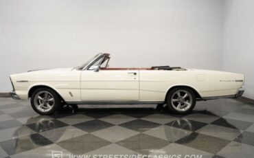 Ford-Galaxie-1966-White-Emberglo