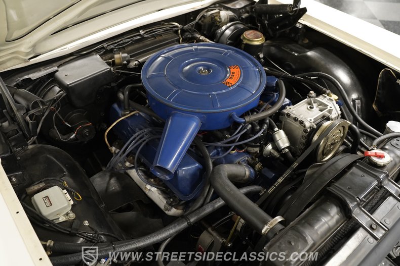 Ford-Galaxie-1966-White-Emberglo-38