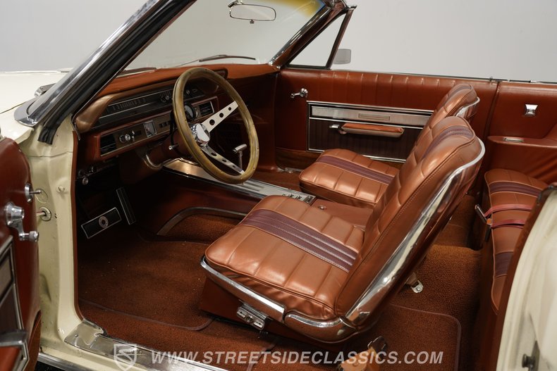 Ford-Galaxie-1966-White-Emberglo-41