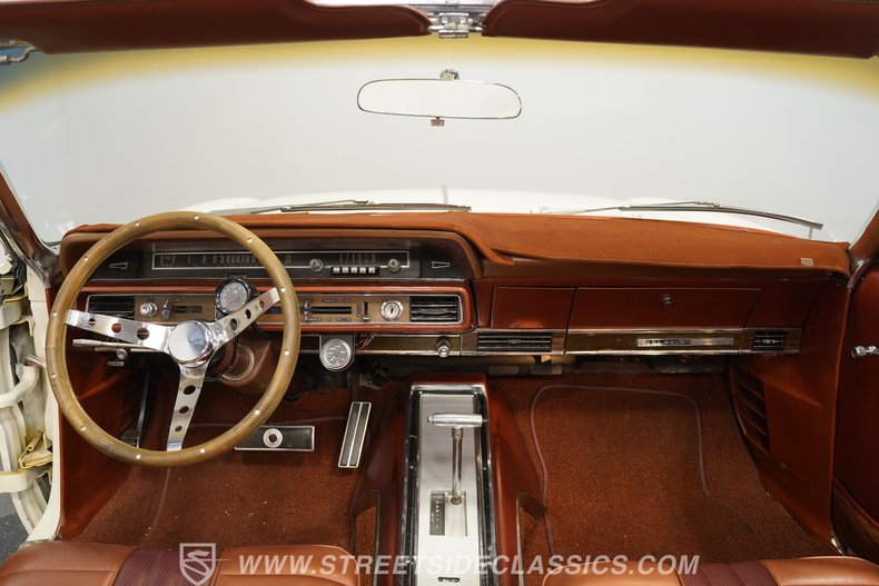 Ford-Galaxie-1966-White-Emberglo-44