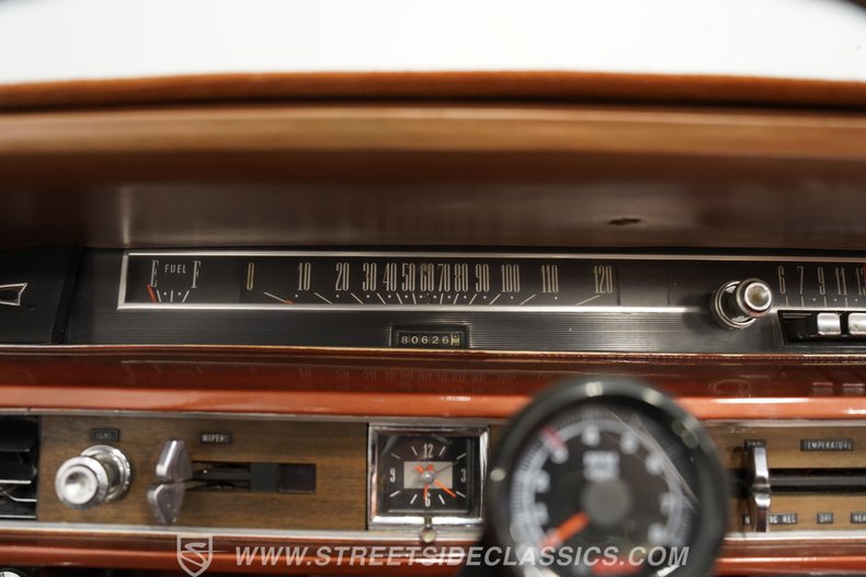 Ford-Galaxie-1966-White-Emberglo-45