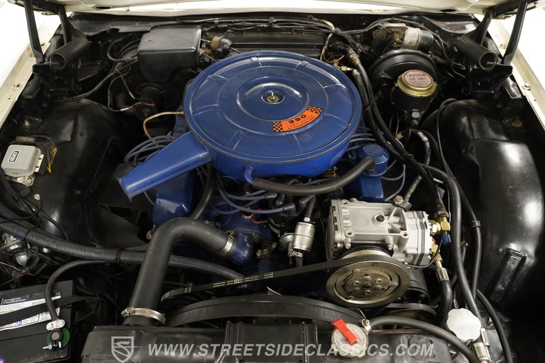 Ford-Galaxie-1966-White-Emberglo-6