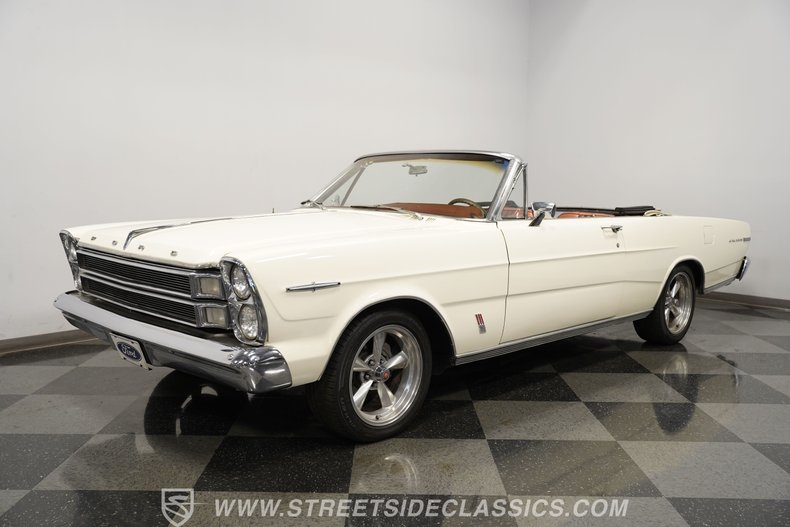 Ford-Galaxie-1966-White-Emberglo-7