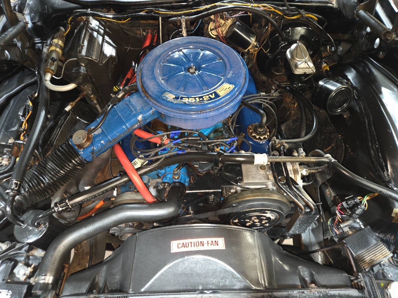 Ford-Gran-Torino-Elite-1974-Coupe-13