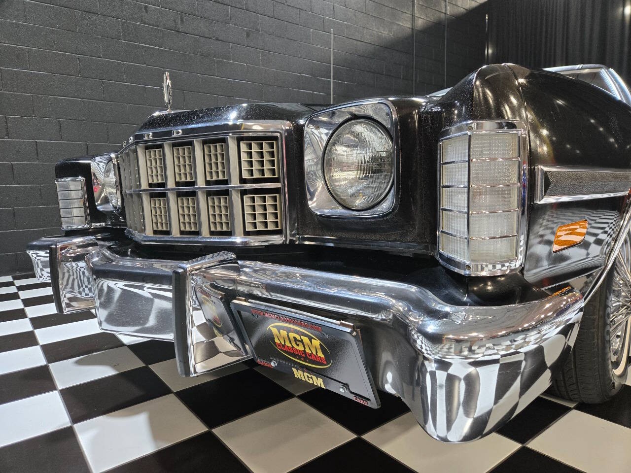 Ford-Gran-Torino-Elite-1974-Coupe-33