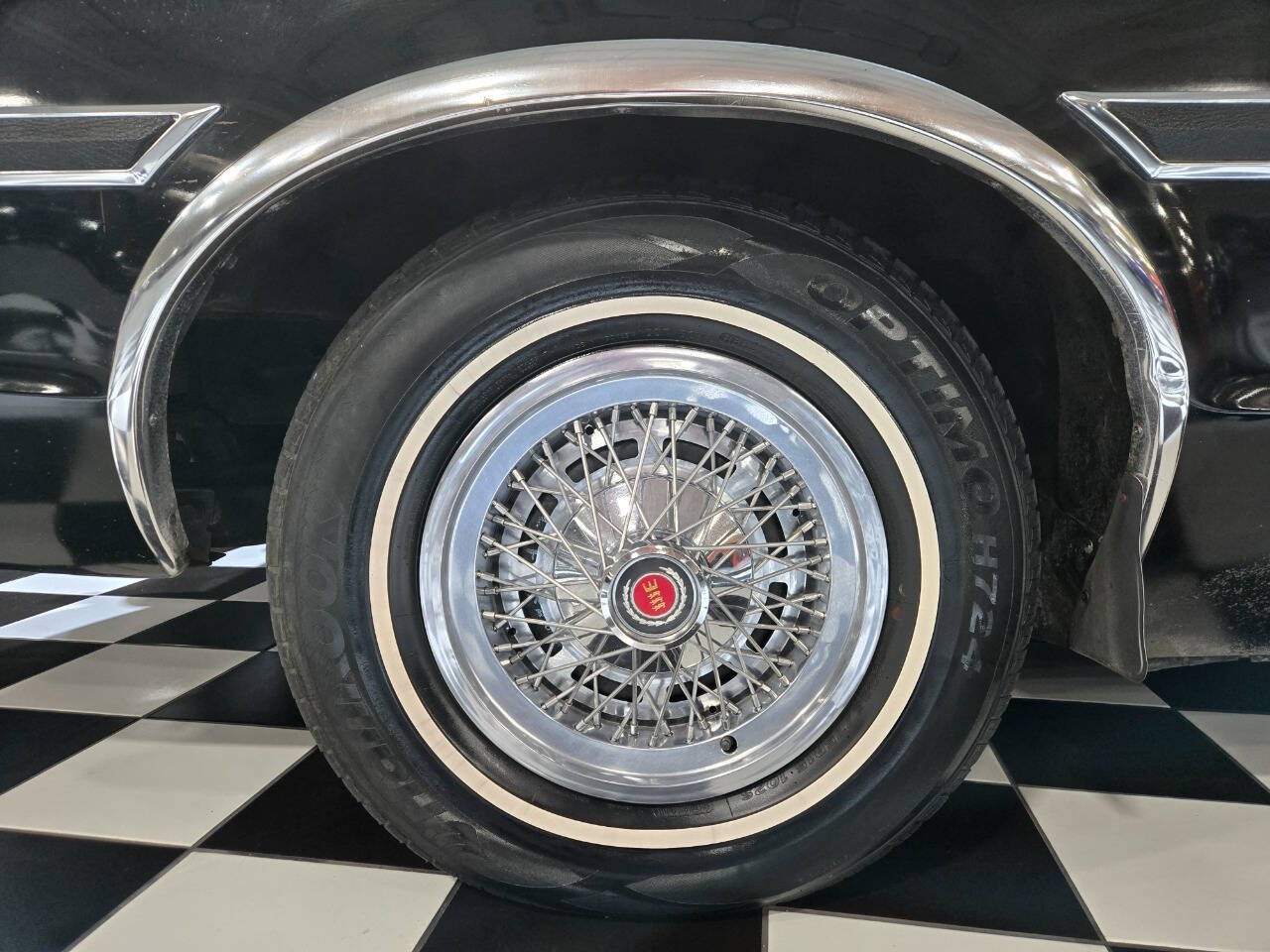 Ford-Gran-Torino-Elite-1974-Coupe-34