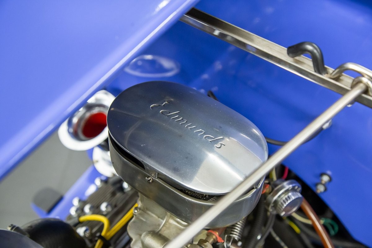 Ford-Highboy-1932-Roadster-16