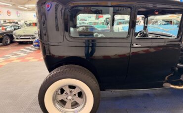 Ford-Hot-Rod-Street-Rod-1929-20