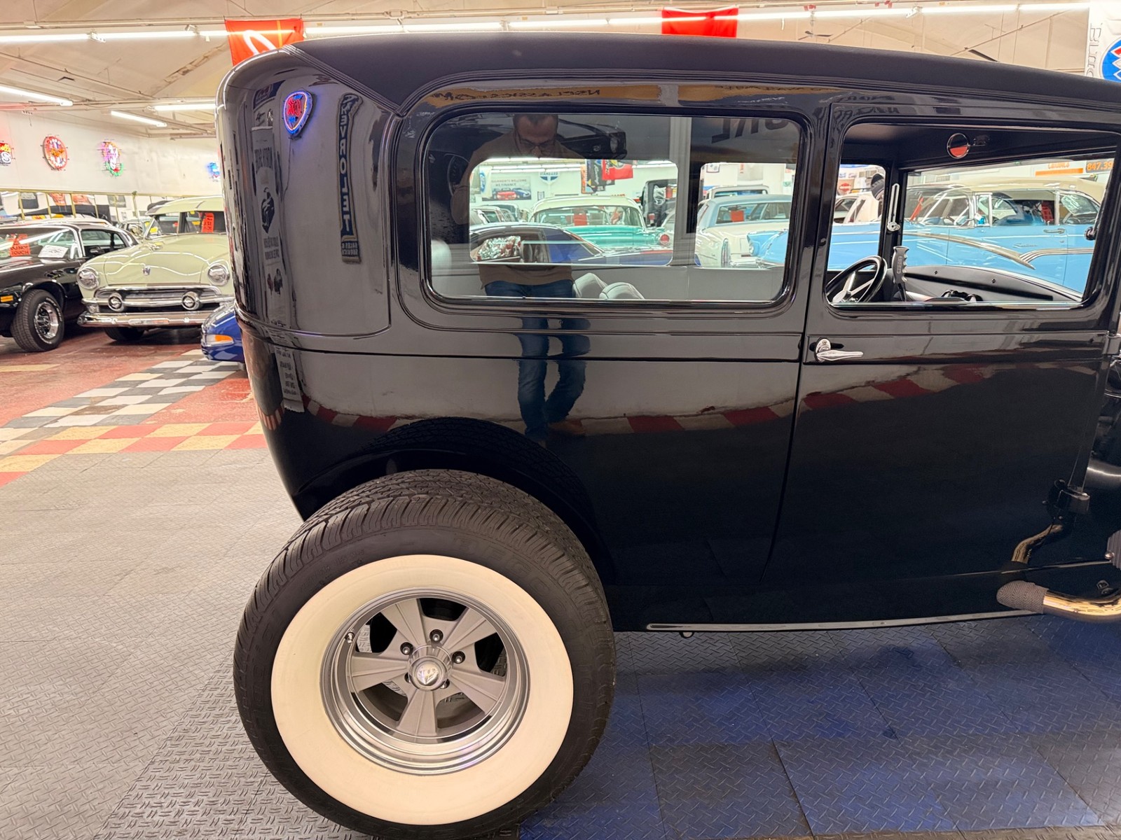 Ford-Hot-Rod-Street-Rod-1929-20