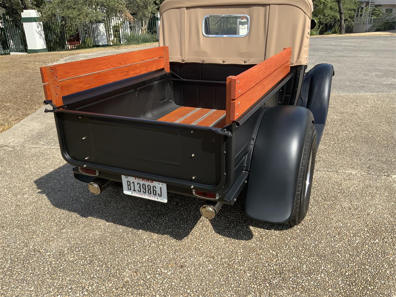 Ford-Hot-rod-1929-Black-Black-17