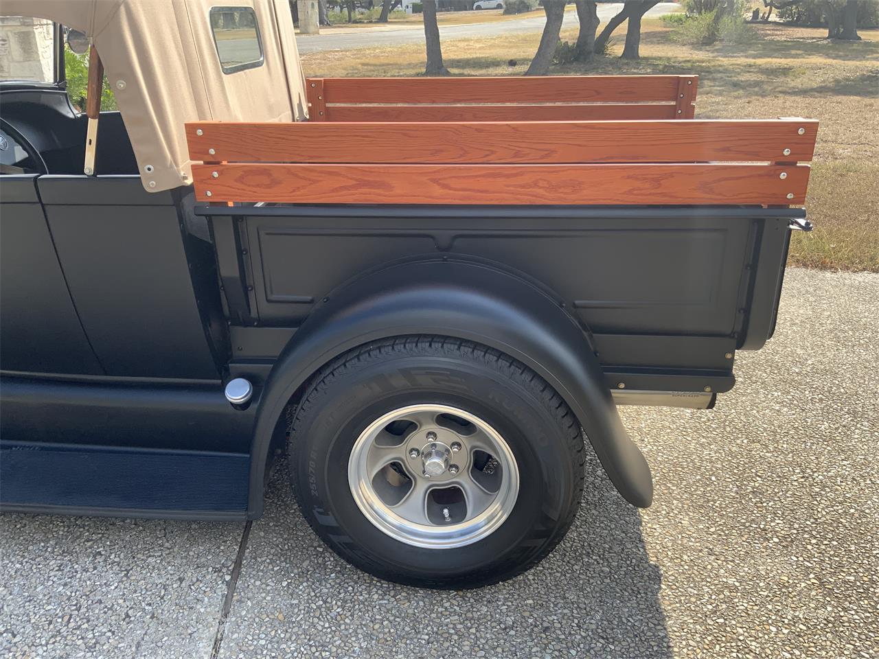 Ford-Hot-rod-1929-Black-Black-2