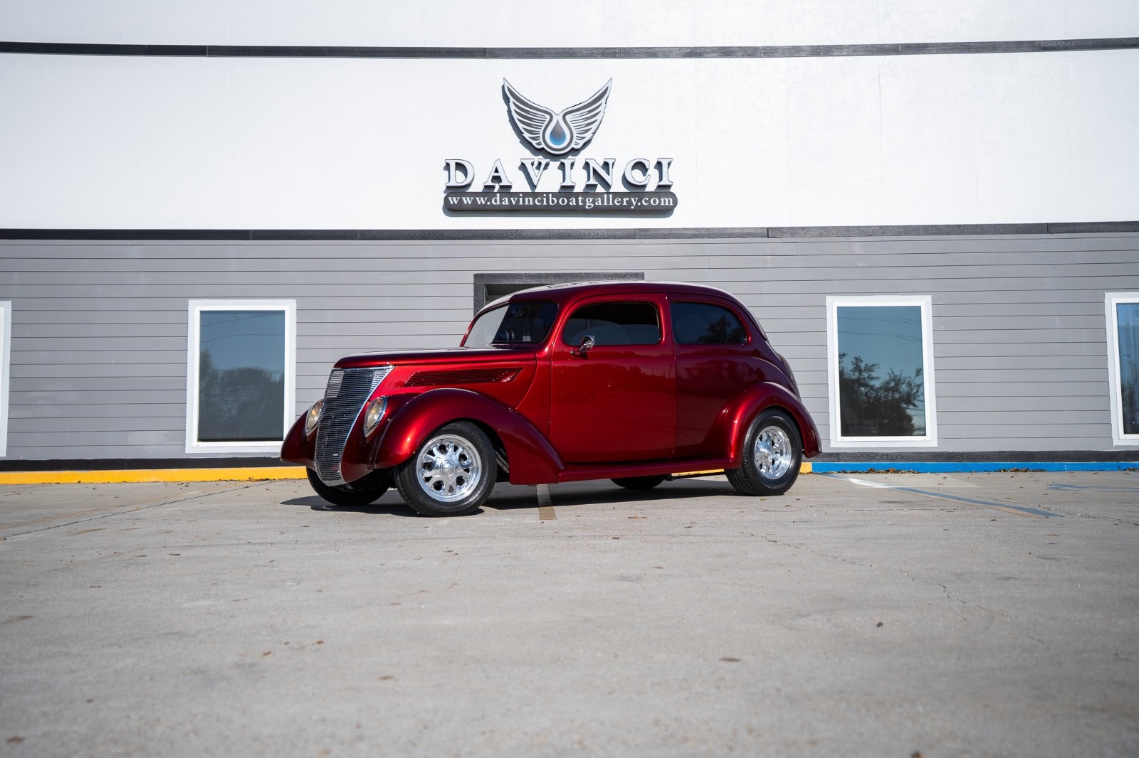 Ford-Humpback-1937-Sedan-1