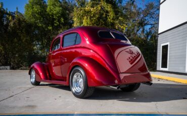 Ford-Humpback-1937-Sedan-10