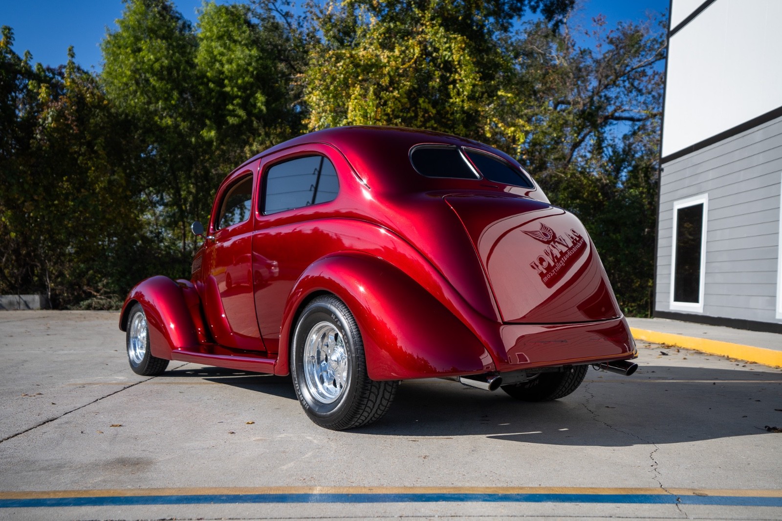 Ford-Humpback-1937-Sedan-10