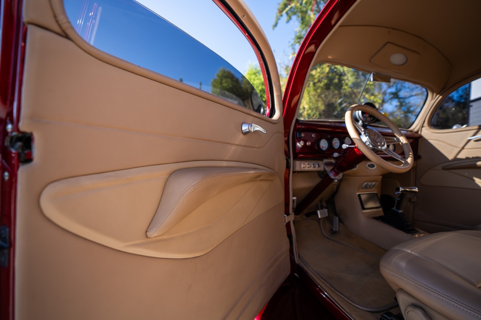 Ford-Humpback-1937-Sedan-12