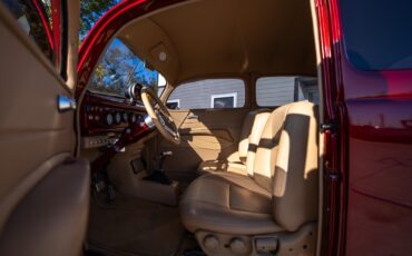 Ford-Humpback-1937-Sedan-13