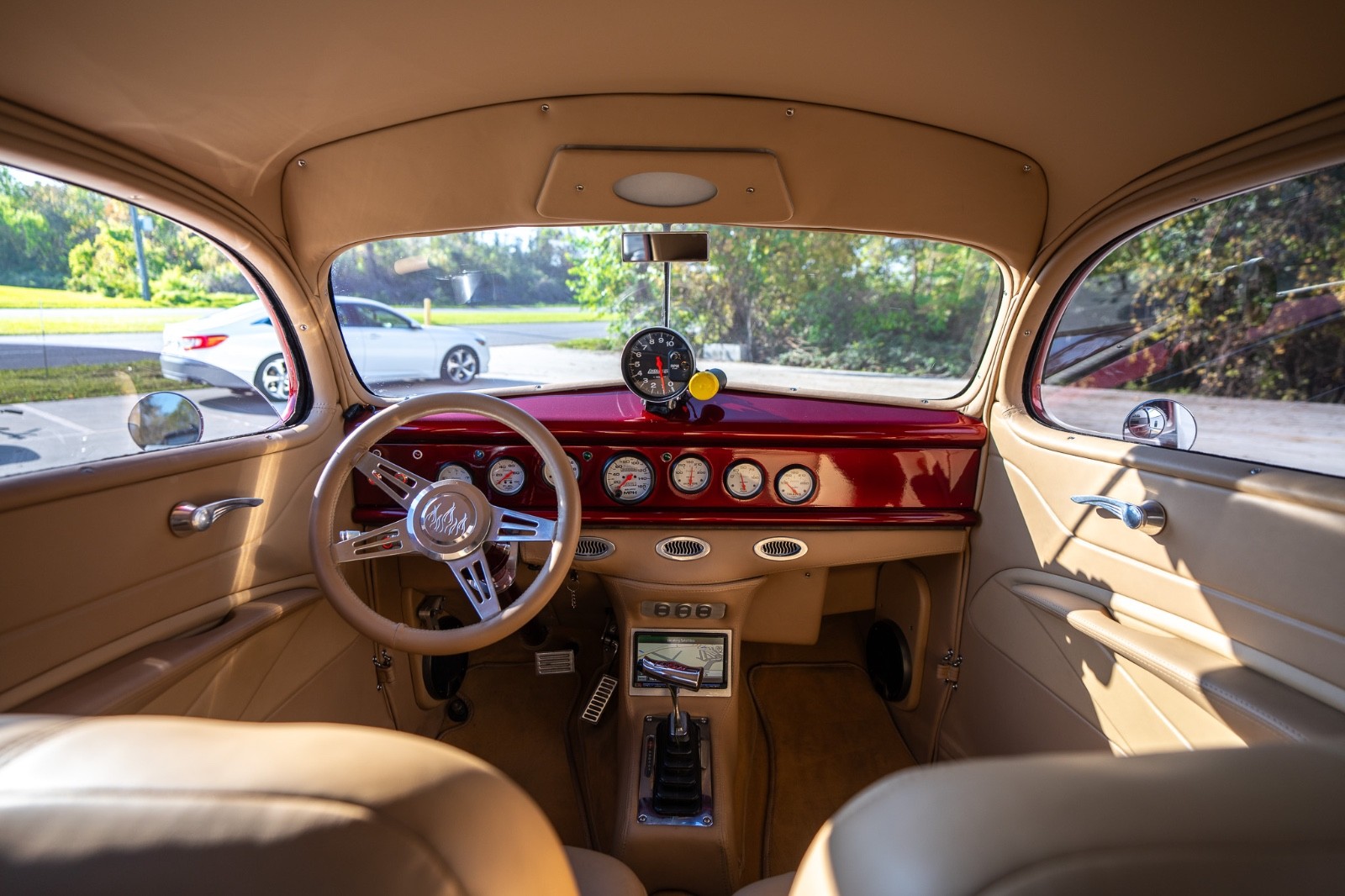 Ford-Humpback-1937-Sedan-17