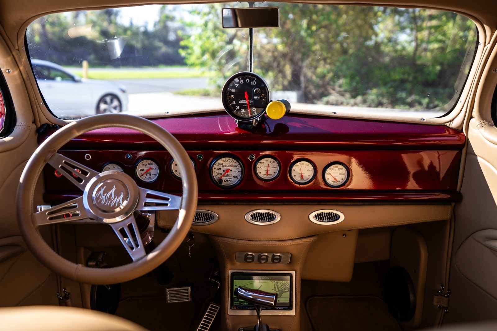 Ford-Humpback-1937-Sedan-18