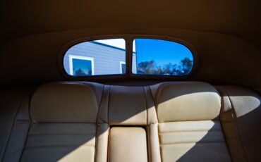 Ford-Humpback-1937-Sedan-22