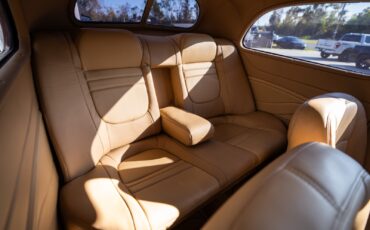 Ford-Humpback-1937-Sedan-23