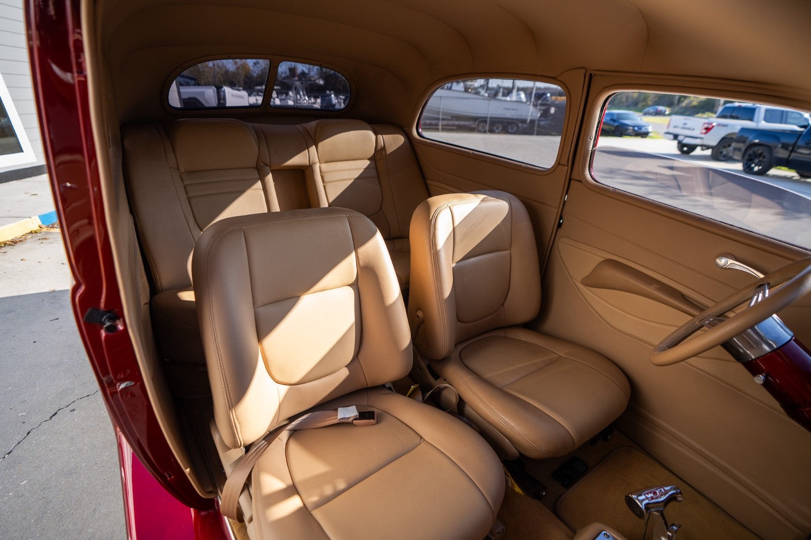 Ford-Humpback-1937-Sedan-24