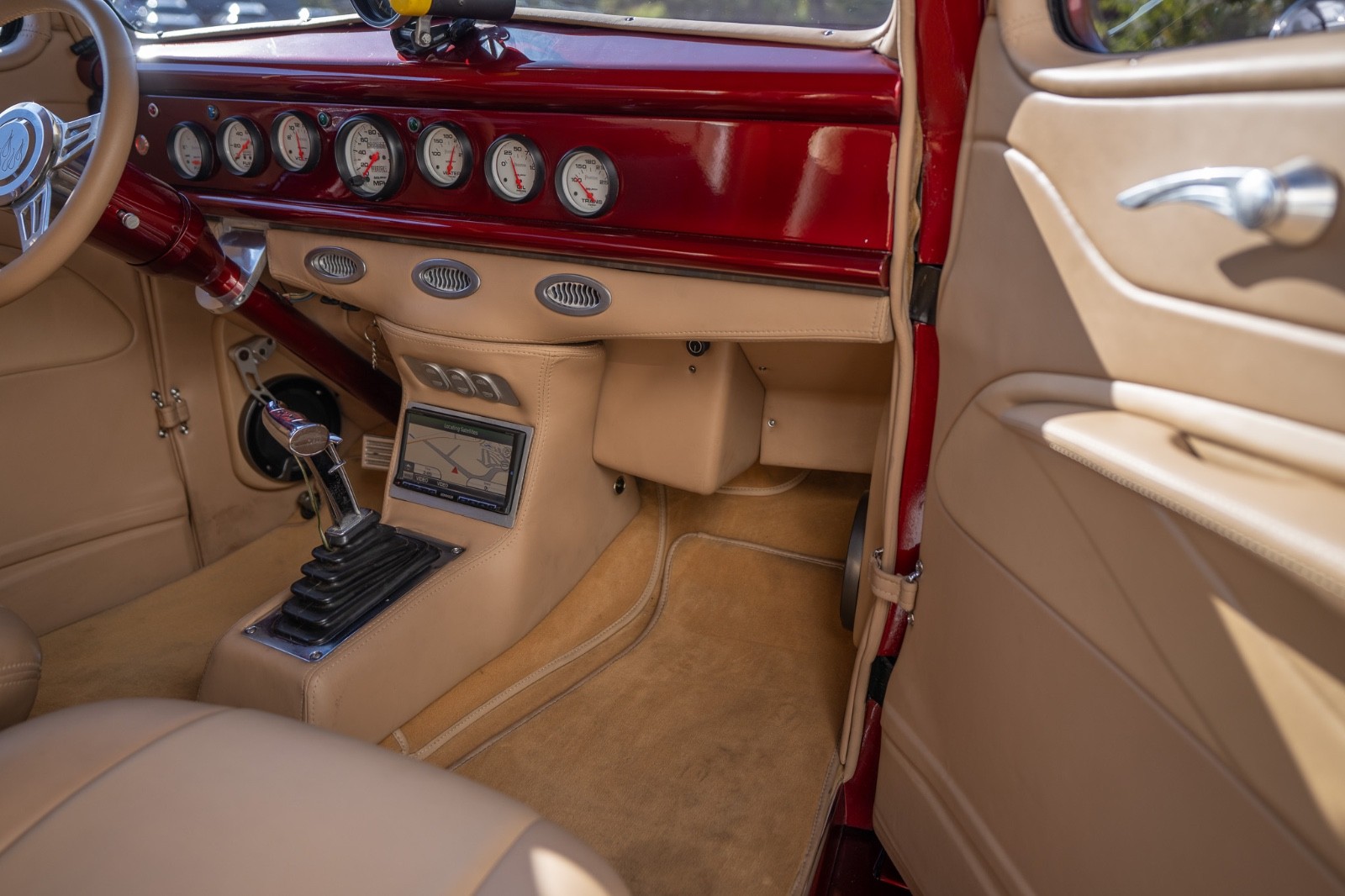 Ford-Humpback-1937-Sedan-28