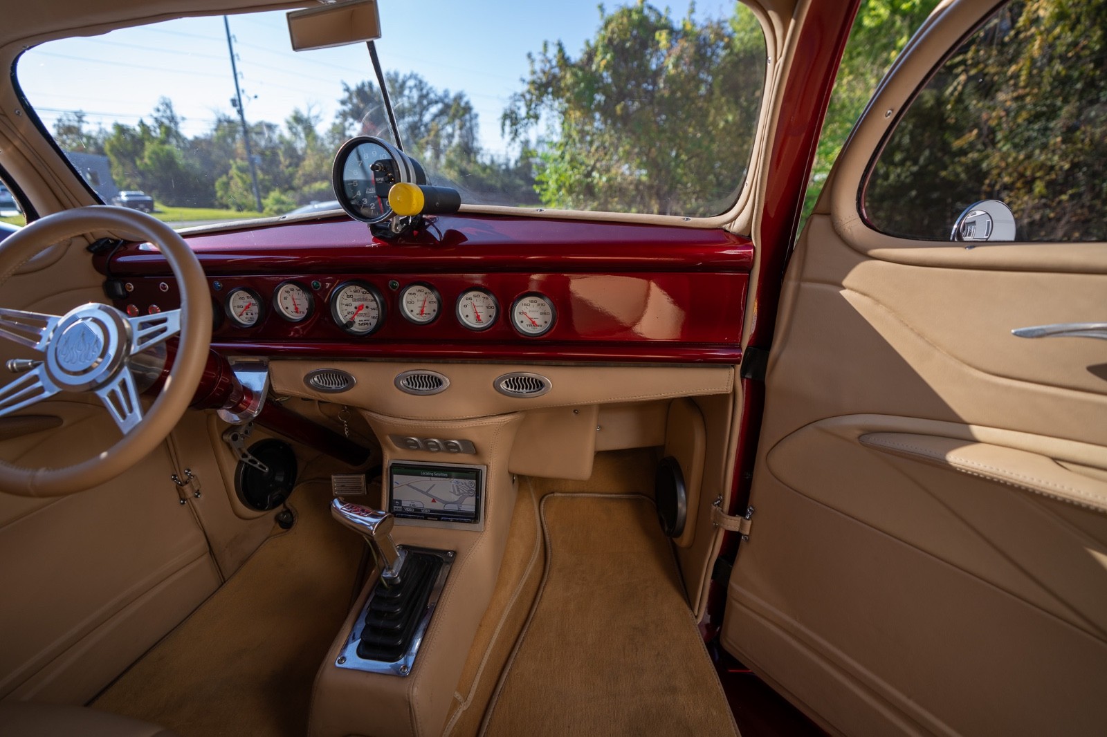 Ford-Humpback-1937-Sedan-29