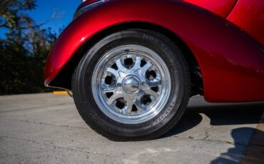 Ford-Humpback-1937-Sedan-3