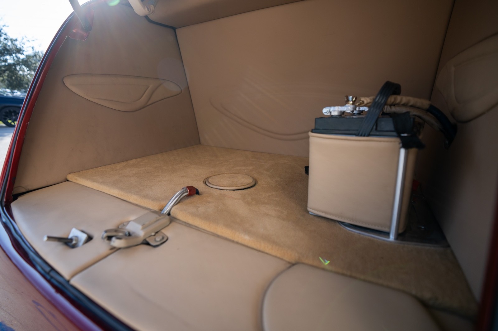 Ford-Humpback-1937-Sedan-35